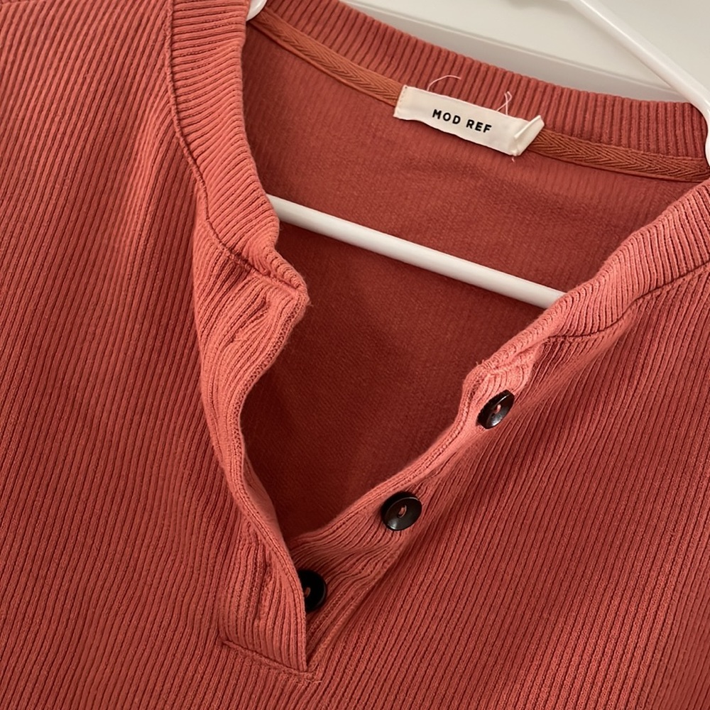 Mod Ref Red/Orange Top - Picture 3 of 3